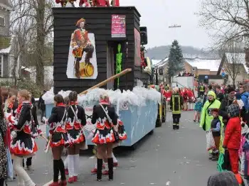 Veilchendienstagszug Grevenbrück (157)