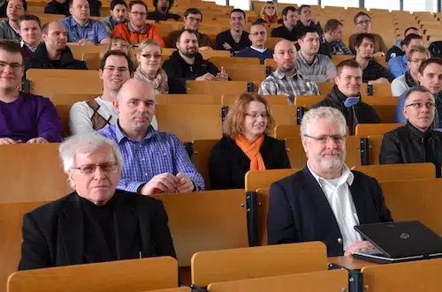 Foto: Professoren und Mitarbeiter begrüßten die neuen Masterstudierenden