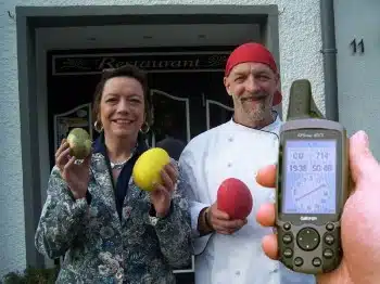 Regine Rottwinkel von Drolshagen Marketing e.V. und Martin Lütticke von "Haus Dumicketal"