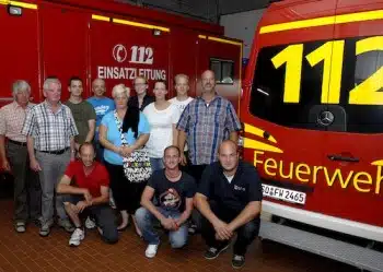 Viele Fachfragen brannten den Mitgliedern der Löschgruppe Sönnern auf den Nägeln, als sie das Rettungszentrum besichtigten. Foto: Wilhelm Müschenborn/Pressestelle Kreis Soest