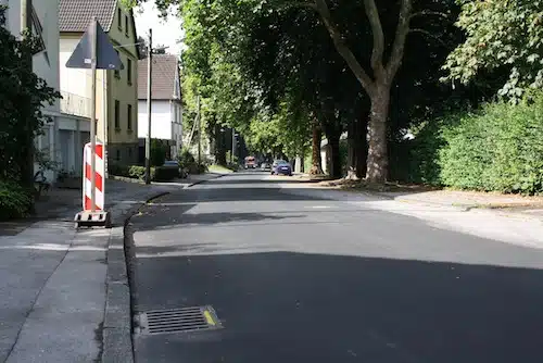 Großflächig wurden die Schäden in der Teichstraße behoben (Foto: Stadt Hemer).