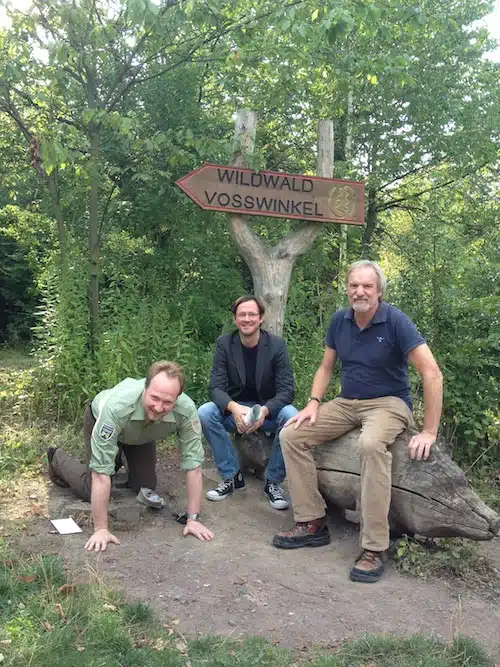 Wildwald-Chef Franziskus von Ketteler, SPD-Bundestagskandidat Dirk Wiese und der 1. Vorsitzende der Waldakademie, Michael Rademacher (Quelle: Franziskus Frhr. v. Ketteler).