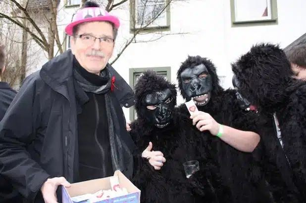 Johannes Kleine, AIDS-Koordinator des Gesundheitsamtes des Hochsauerlandkreises, legt den Närrinnen und Narren nahe, alles zu tun, um auch nach der tollen Zeit das närrische Treiben in guter Erinnerung behalten zu können (Foto: Pressestelle Hochsauerlandkreis).