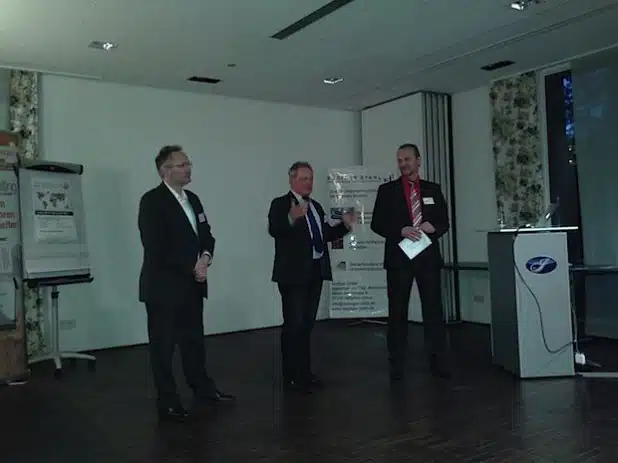 Die Gastgeber vom Forum für Businessimpulse, Rüdiger Stahl (l.) und Detlef Ochel (r.), mit dem Vertreter der Stadt Siegen, Gerald Kühn (Mitte) - Foto: Ochel Consulting
