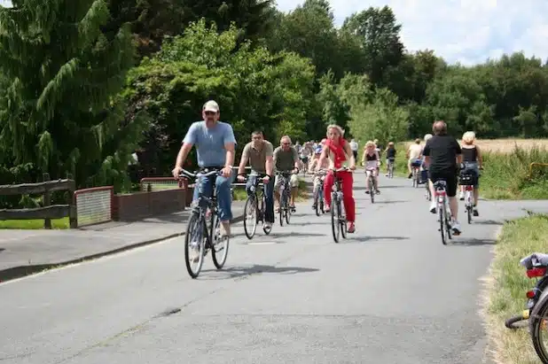 Fahrradfahren in der Soester Börde (Foto: Wirtschaft & Marketing Soest GmbH).