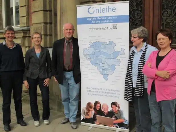 Der Vorstand des Onleihe24-Verbundes Hellweg-Sauerland (v.l.): Gudrun Völcker (Stadtbücherei Iserlohn/Schriftführerin), Andrea Steffes (Stadtbücherei Hagen/1. stellvertretende Vorsitzende), Dr. Volker Pirsich (Stadtbücherei Hamm/Vorsitzender), Veronika Czerwinski (Stadtbücherei Menden/2. stellvertretende Vorsitzende) und Gisela Köhler (Stadtbücherei Hamm/Kassiererin) - Foto: Stadtbücherei Hagen.