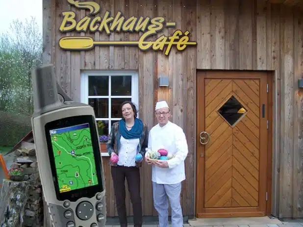 Regine Rottwinkel von Drolshagen Marketing und Winfried Christ vom Backhaus Café (Foto: Drolshagen Marketing e.V.).