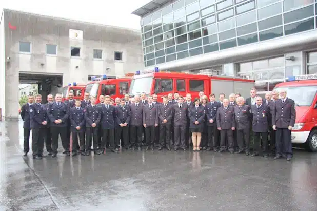 Gemeinsam mit zahlreichen Gästen aus Bretten beging die Löschgruppe Hemer ihr 30-jähriges Freundschaftsjubiläum mit der Abteilung der Freiwilligen Feuerwehr Bretten (Foto: Feuerwehr Hemer/André Geitz).