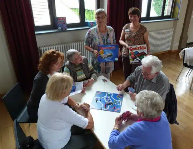 Freuen sich auf viele neue Mitspieler: Die Mitarbeiterinnen Barbara Bürger und Marion Berlinghoff (v.l.) - Foto: Stadt Lippstadt.