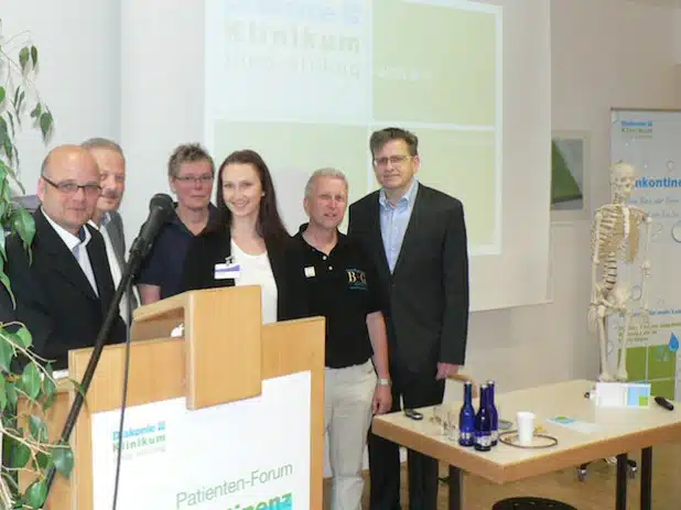 Informierten beim Patientenforum des Diakonie Klinikums über Ursachen, Prävention und Behandlungsmethoden bei Inkontinenz (von links): Dr. Peter Weib, Dr. Volker Müller, Ingrid Wagener, Sabrina Wohlfahrt, Bernd Ginsberg und Dr. Marius Passon (Foto: Diakonie in Südwestfalen  gGmbH).