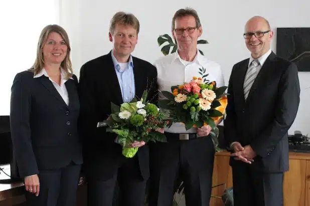 Leitungswechsel an der Realschule Wilnsdorf: Uwe Rinsdorf (2. v.l.) ist Nachfolger des pensionierten Rektors Wolfgang Kuhn (3. v.l.) und wurde am vergangenen Donnerstag von Bürgermeisterin Christa Schuppler und dem 1. Beigeordneten Helmut Eich im Rathaus begrüßt (Foto: Gemeinde Wilnsdorf).