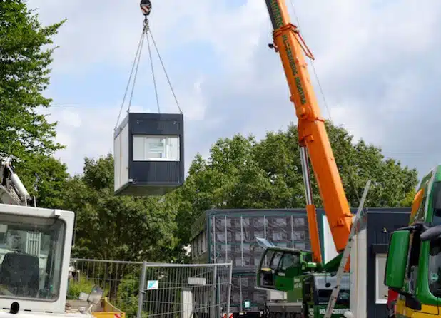 Insgesamt werden 46 Gebäude-Module mit einer Gesamtfläche von zirka 720 m² am Gymnasium Letmathe errichtet (Foto: Stadt Iserlohn).