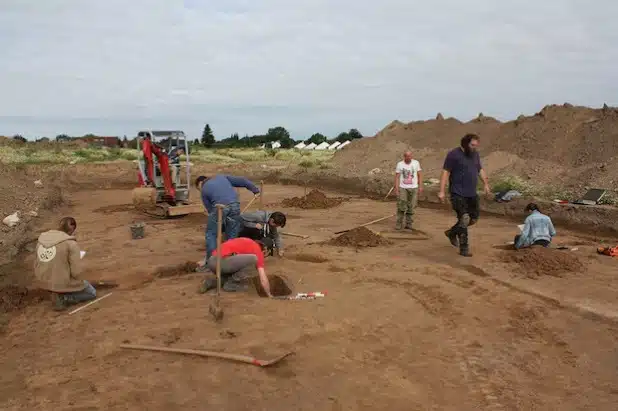 Das Grabungsteam bei der Arbeit (Foto:LWL/ABS Köln).