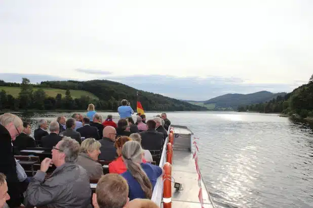 Den Abschluss der Veranstaltung bildete eine gemeinsame Rundfahrt auf dem Diemelsee (Foto: Südwestfalen Agentur).