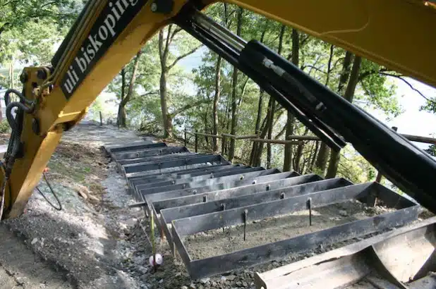 Die Bauarbeiten am Henne-Stieg gehen voran. Die beiden Treppen sind bereits fast fertig.