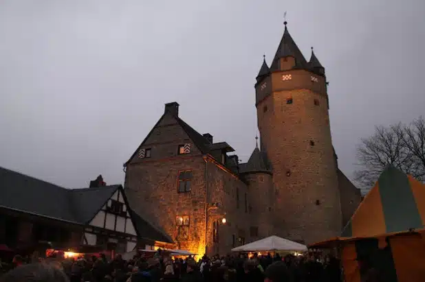 Winterspektakulum auf der Burg Altena (Foto: Märkischer Kreis).