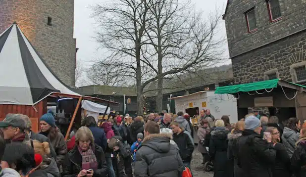 Mehr als 6.700 Gäste kamen zum Winter-Spektakulum auf die Burg Altena (Foto: Michelle Wolzenburg/Märkischer Kreis).