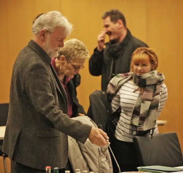 Bereiten sich auf die Sitzung vor - die Sozialdemokraten Peter Brunswicker, Karin Rother und Shari Kowalewski (Foto: Hendrik Klein/Märkischer Kreis).