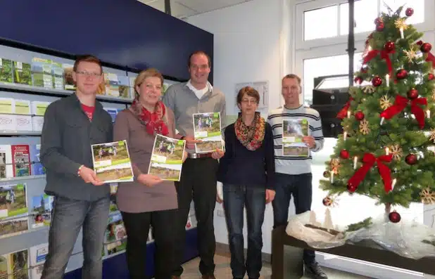 Das Team der Touristik-Gesellschaft Medebach mbH - Patrick Vogt, Andrea Hegel, Frank Linnekugel (Geschäftsführer), Annette Grosche und Karuna Eckel (von links) - Foto: Touristik-Gesellschaft Medebach mbH.