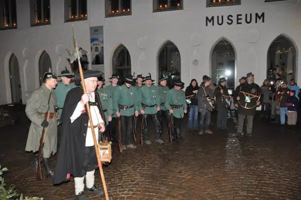 Nachtwächter Dieter Auert führt wieder alle Interessierten durch „die rauhen Nächte“ (Foto: Hansestadt Attendorn).