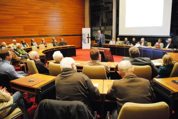 Perspektiven für die Fußgängerzone: Im Mescheder Rathaus informierte die Stadtverwaltung Grundstückseigentümer und Gewerbetreibende über eine mögliche Umgestaltung (Foto: Stadt Meschede).