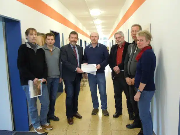 Von links nach rechts zu sehen sind:   Stefan Dienst, Matthias Womelsdorf, Bürgermeister Bernd Fuhrmann, Ortsvorsteher Ulrich Dienst, Fachbereichsleiter Wolfgang Acker-Marx, Lothar Hayo und Renate Schneider (Foto: Stadt Bad Berleburg).