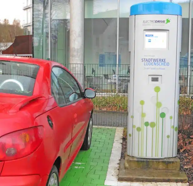 Eine Strom-Tankstelle in Lüdenscheid (Foto: Petra Schaller/Märkischer Kreis).