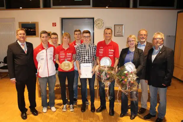 Das Foto zeigt von links nach rechts:  Bürgermeister Paul Wagener, Nico Ermert, Sebastian Spies, Rebekka Otterbach, Daniel Uhlig, den Jugendsportler des Jahres Benedict Meyer, die Sportler des Jahres Stefan Brockfeld und Tanja Hilgert sowie Hans Joachim Werthenbach und Hans-Jürgen Stangier vom Stadtsportverband (Foto: Stadt Netphen).