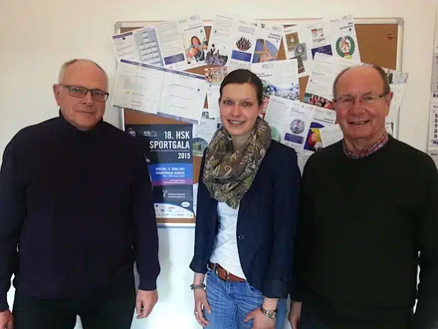 Kirsten Budde mit dem Geschäftsführer des KSB Gerald Rieger (links) und dem Vorsitzenden Günter Martin (rechts) - Foto: KreisSportBund Hochsauerlandkreis e.V.