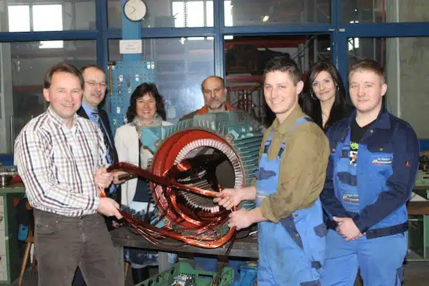 Landrat Gemke und Agenturchefin Käppel zu Besuch bei der Elektromaschinenbau Vogel GmbH (Foto: Agentur für Arbeit Iserlohn).