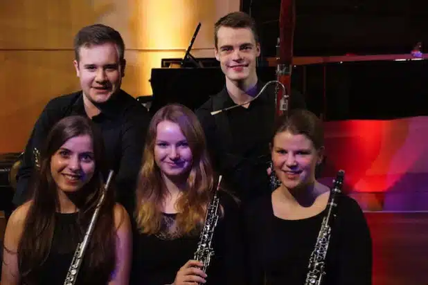 Das Holzbläserquintett „Molto Vento“ mit Sophia Aretz (Querflöte), Katharina Althen (Oboe), Birte Jana Hagen (Klarinette), Sebastian Steube (Horn) und Niklas Pflückebaum (Fagott) - Foto: Stadt Iserlohn.