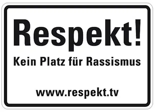 Schilder an Kreis-Immobilien machen deutlich: Hier ist kein Platz für Rassismus (Quelle: Kreis Soest).