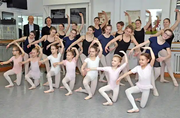 Bereits im Januar hatten die Schülerinnen der Ballettschule Mickeleit im Stadttheater ihr Können gezeigt und viele Spenden für den guten Zweck gesammelt (Foto: Stadt Lippstadt).