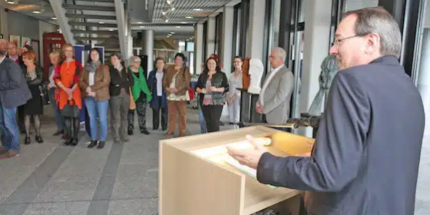 Landrat Thomas Gemke eröffnet die Ausstellung (Foto: Hendrik Klein/Märkischer Kreis).