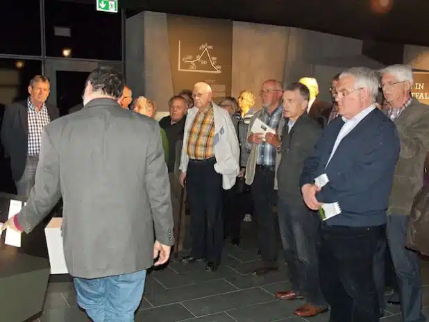 Projektleiter Dr. Oliver Schmidt erläuterte beim Rundgang durch das Erlebnismuseum „Westfälische Salzwelten“ die faszinierende Welt der Salzgewinnung (Foto: Kreis Soest).