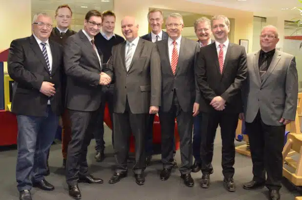 Personen auf dem Bild von links: Jürgen Dörner, Thorsten Hegener, Volker Arens, Dirk Lahrmann, Meinolf Ewers, Peter Schulte, Heinz-Dieter Tschuschke, Karl Douteil, Frank Hohmann & Christof Richter (Foto: Stadtmarketing Meschede e.V.)