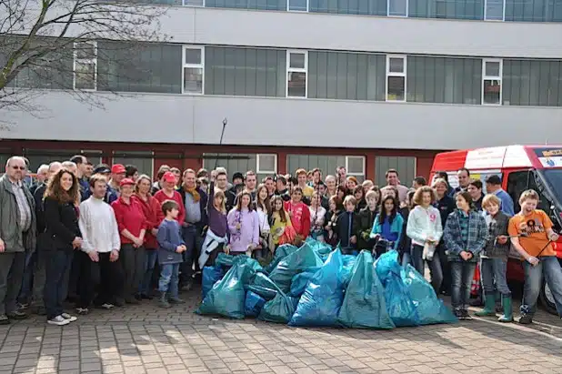 Die Teilnehmer der Aktion im Frühjahr 2012 - Foto: Stadtmarketing Sundern