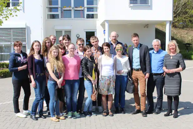 Wirtschaftsstudenten aus Russland besuchten das Haus Euelsbruch in Freudenberg, um einen praktischen Einblick in das deutsche Sozialwesen zu bekommen (Foto: Diakonie in Südwestfalen gGmbH).