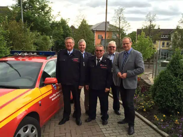 Das Foto zeigt von links nach rechts: Herbert Schreiber, Meinolf Stromberg, Georg Ptacek, Jürgen Schlautmann und Bürgermeister Dr. Martin Michalzik - Foto: Gemeinde Wickede (Ruhr).