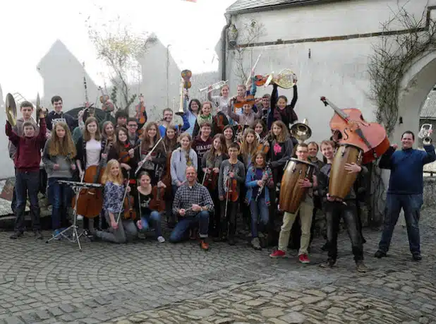 Das Sinfonieorchester der Musikschule Iserlohn beim Probenwochenende auf Burg Bilstein (Foto: Stadt Iserlohn).