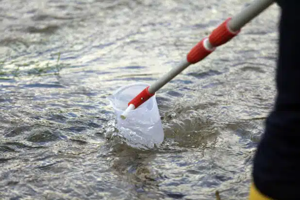 Die Wasserqualität wird im Märkischen Kreis regelmäßig überprüft (Foto: Raffi Derian/Märkischer Kreis).