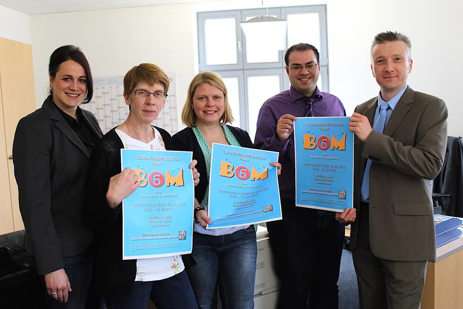 (v.l.n.r.) - Sonja Gebauer (Agentur für Arbeit), Petra Seuster (Stadt Werdohl), Sandra Horny (Stadt Neuenrade), Andreas Haubrichs (Wirtschaftsförderung Werdohl) und Armin Dzaferovic (Agentur für Arbeit). Foto: Sven Oliver Rüsche (sor)