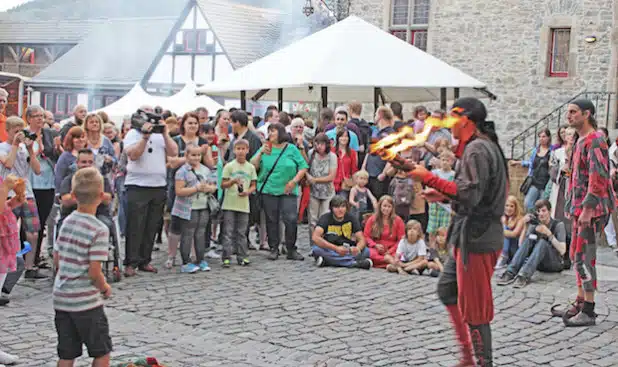 Auf der Burg Altena geben sich die Gaukler ein Stelldichein (Foto: Klein/Märkischer Kreis).