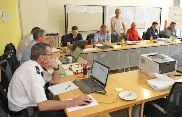 Während auf der Strecke Trubel herrschte, war es in der Einsatzleitung im Meinerzhagener Rathaus ruhig (Foto: Hendrik Klein/Märkischer Kreis).