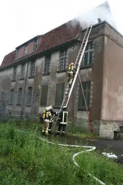 Rettung einer Person über die dreiteilige Schiebleiter (Foto: Feuerwehr Lippstadt)