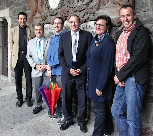 Von links: Museumsleiter Stephan Sensen, Bernd Falz, Christoph Groth, Landrat Thomas Gemke, Kreisdiektorin Barbara Dienstel-Kümper und Fachdienstleiter Detlev Krüger (Foto: Erkens/Märkischer Kreis).