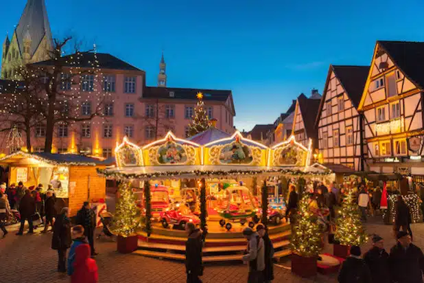 Der Vreithof und ein Kinderkarussell (Foto: Wirtschaft & Marketing Soest GmbH)