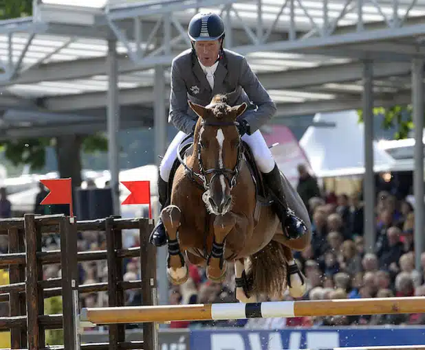 Ludger Beerbaum vor dem sportbegeisterten Balve-Publikum - Foto: Dietmar Reker.