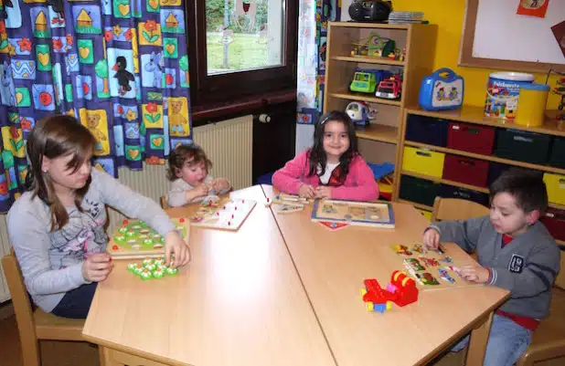 Der Attendorner Kinderclub lädt alle Kinder im November und Dezember zu drei vorweihnachtlichen Bastel- und Vorlesestunden ein (Foto: Hansestadt Attendorn).