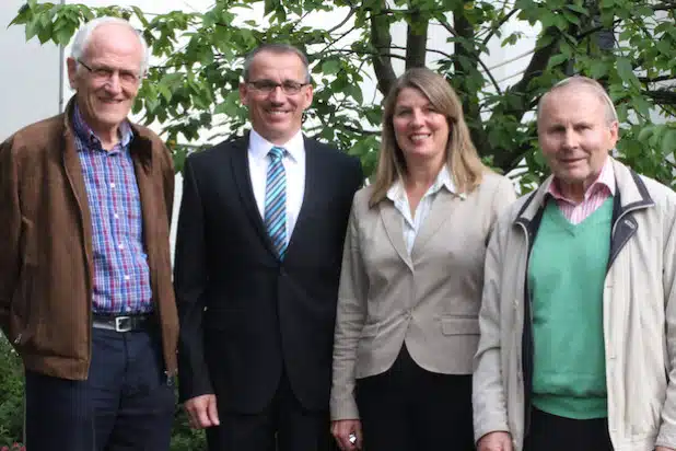 Sie können Frieden stiften in der Gemeinde Wilnsdorf: die Schiedsmänner Hans-Peter Reusch, Rüdiger Schneider und Werner Boller (v.l.n.r.), hier gemeinsam mit Bürgermeisterin Christa Schuppler - Quelle: Gemeinde Wilnsdorf